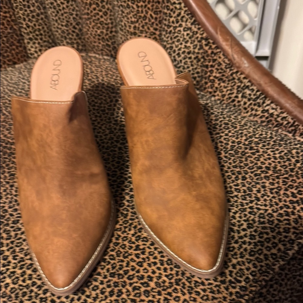 Nordstrom Women's Abound Cognac Faux Leather slides NWT size 9 - Picture 3 of 3
